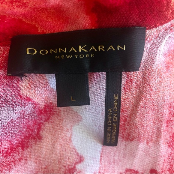 ✨HP✨NWT Donna Karan sleeveless top w/ ruffled mock neck, L, red and white floral - Picture 7 of 11